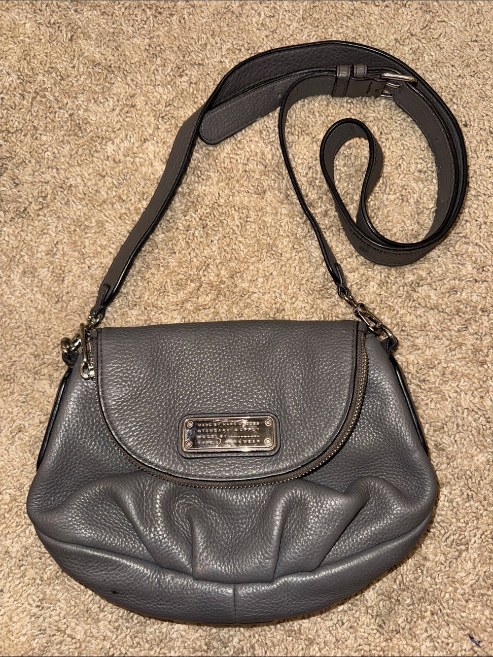 Marc Jacobs Gray pebble Leather Crossbody Shoulder Bag with Adjustable Strap